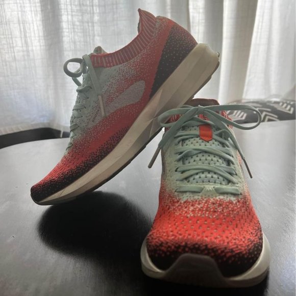 🌟 Elevate Your Style with Brooks Women's Levitate 2 Coral/Blue/Black 9 B US 🌟 - Picture 5 of 5
